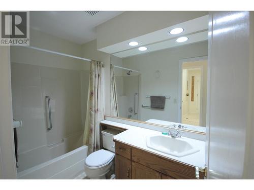 3333 South Main Street Unit# 145, Penticton, BC - Indoor Photo Showing Bathroom