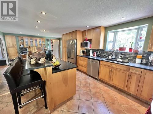 3465 Hayman Crescent, Quesnel, BC - Indoor Photo Showing Kitchen With Stainless Steel Kitchen With Double Sink