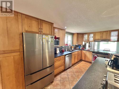 3465 Hayman Crescent, Quesnel, BC - Indoor Photo Showing Kitchen With Stainless Steel Kitchen With Double Sink