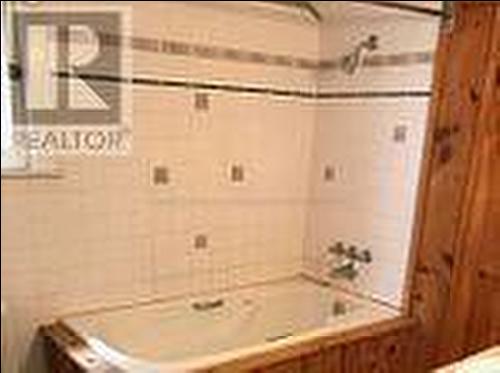 4099 Hwy 35, Kawartha Lakes, ON - Indoor Photo Showing Bathroom