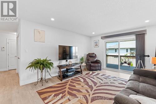 150 Rollins Drive, Belleville, ON - Indoor Photo Showing Living Room