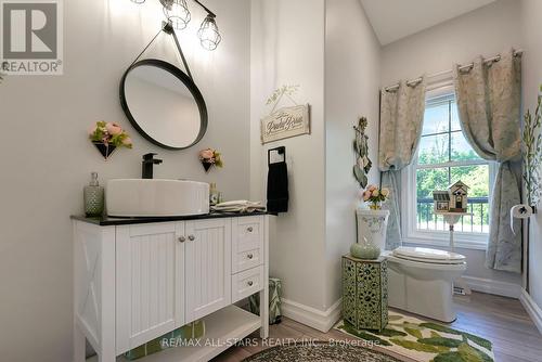 5 Princes Street E, Kawartha Lakes, ON - Indoor Photo Showing Bathroom