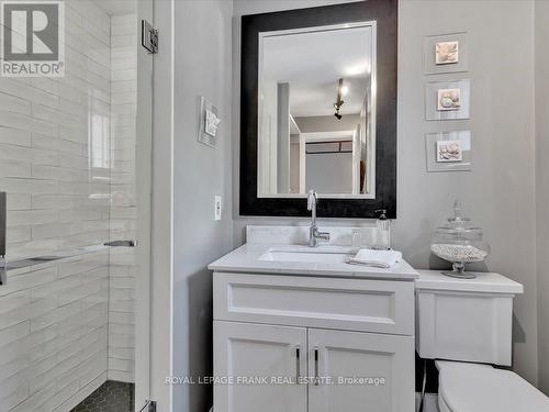 532 Charlotte Street, Peterborough, ON - Indoor Photo Showing Bathroom