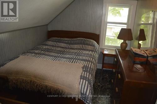 66 Chemaushgon Road, Bancroft, ON - Indoor Photo Showing Bedroom