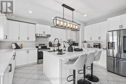 27 Belsey Lane, Clarington, ON - Indoor Photo Showing Kitchen With Upgraded Kitchen