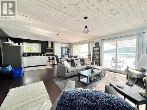 14 Crooked Lake Road, Badger, NL - Indoor Photo Showing Living Room