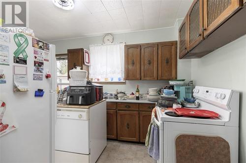 61 & 63 Wellington St W, Sault Ste. Marie, ON - Indoor Photo Showing Laundry Room