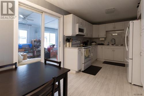 74 Empire Undefined, Latchford, ON - Indoor Photo Showing Kitchen