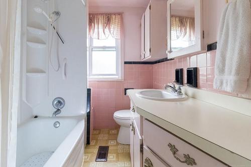 339 Old Guelph Road, Dundas, ON - Indoor Photo Showing Bathroom