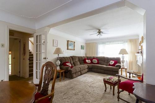 339 Old Guelph Road, Dundas, ON - Indoor Photo Showing Living Room