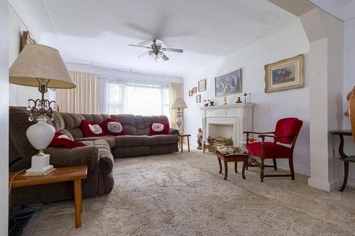 339 Old Guelph Road, Dundas, ON - Indoor Photo Showing Living Room With Fireplace