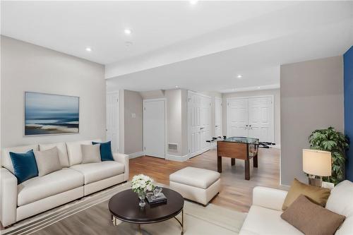 5154 Bird Boulevard, Burlington, ON - Indoor Photo Showing Living Room