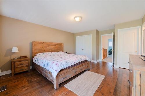 29 Hartland Road, Stoney Creek, ON - Indoor Photo Showing Bedroom