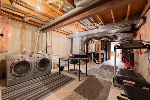 29 Hartland Road, Stoney Creek, ON - Indoor Photo Showing Laundry Room