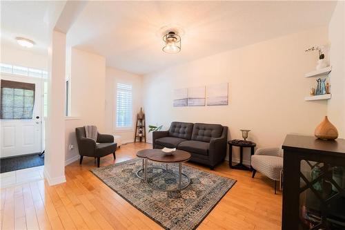 29 Hartland Road, Stoney Creek, ON - Indoor Photo Showing Living Room