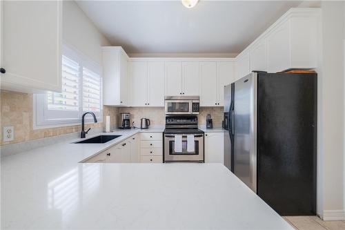 29 Hartland Road, Stoney Creek, ON - Indoor Photo Showing Kitchen