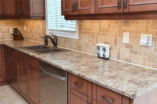 94 Grindstone Way, Waterdown, ON - Indoor Photo Showing Kitchen With Double Sink