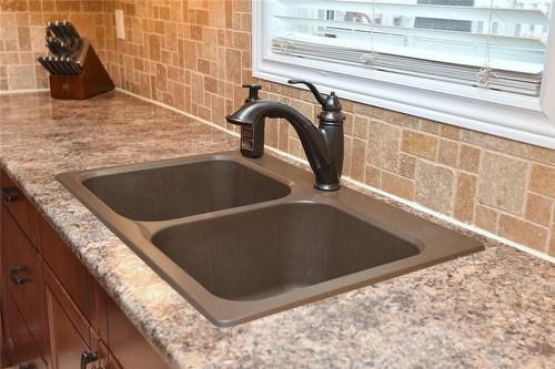 94 Grindstone Way, Waterdown, ON - Indoor Photo Showing Kitchen With Double Sink