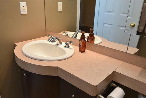 94 Grindstone Way, Waterdown, ON - Indoor Photo Showing Bathroom