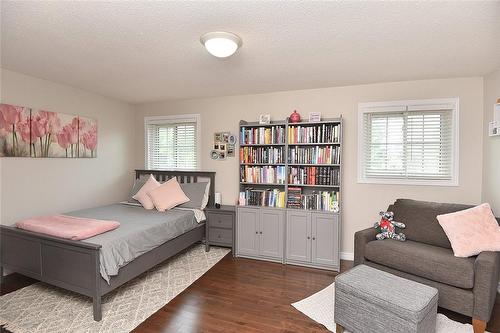 94 Grindstone Way, Waterdown, ON - Indoor Photo Showing Bedroom