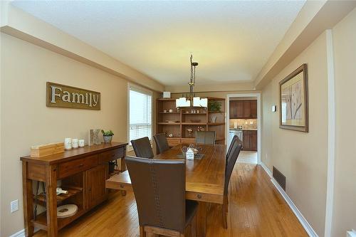 94 Grindstone Way, Waterdown, ON - Indoor Photo Showing Dining Room