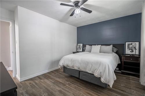 8 Vanderwood Court, Stoney Creek, ON - Indoor Photo Showing Bedroom