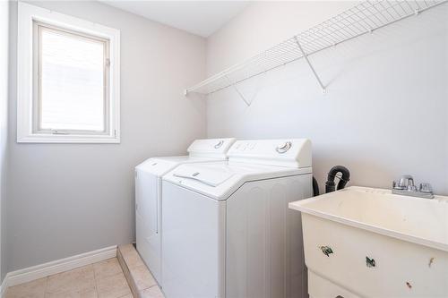 504 Geranium Lane, Halton, ON - Indoor Photo Showing Laundry Room