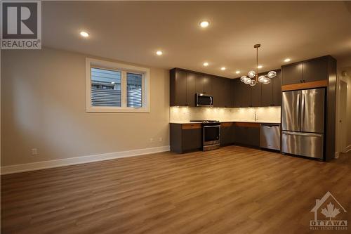 304 Elmgrove Avenue Unit#B, Ottawa, ON - Indoor Photo Showing Kitchen