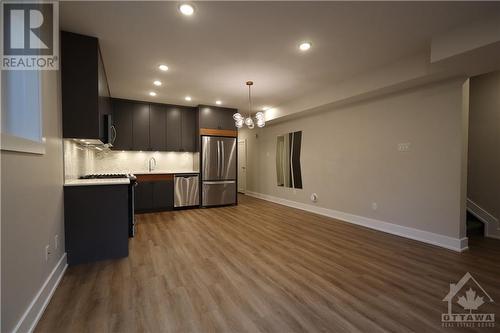 304 Elmgrove Avenue Unit#B, Ottawa, ON - Indoor Photo Showing Kitchen With Upgraded Kitchen