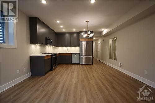 304 Elmgrove Avenue Unit#B, Ottawa, ON - Indoor Photo Showing Kitchen With Upgraded Kitchen