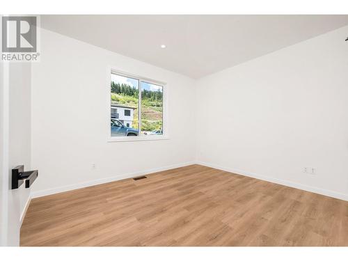 2741 Cedar Ridge Street, Lumby, BC - Indoor Photo Showing Other Room