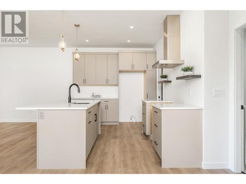 2741 Cedar Ridge Street, Lumby, BC - Indoor Photo Showing Kitchen