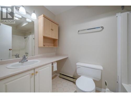 8909 92Nd Avenue Unit# 101, Osoyoos, BC - Indoor Photo Showing Bathroom