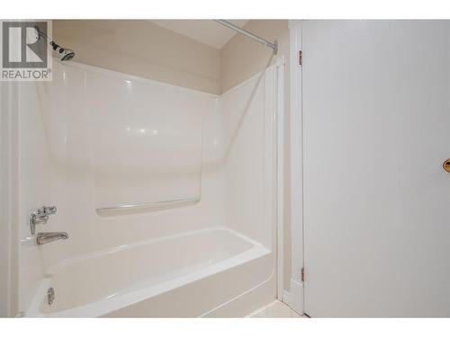 8909 92Nd Avenue Unit# 101, Osoyoos, BC - Indoor Photo Showing Bathroom