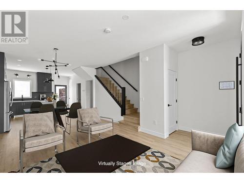 2825 Richter Street Unit# 3, Kelowna, BC - Indoor Photo Showing Living Room