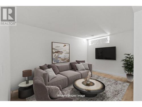 2825 Richter Street Unit# 3, Kelowna, BC - Indoor Photo Showing Living Room