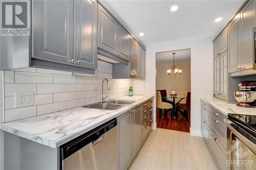 28 Deerchase Court, Kanata, ON - Indoor Photo Showing Kitchen With Double Sink With Upgraded Kitchen