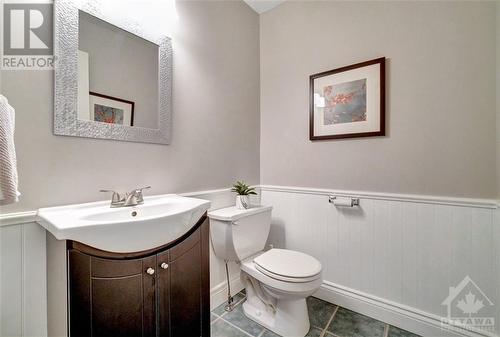 28 Deerchase Court, Kanata, ON - Indoor Photo Showing Bathroom