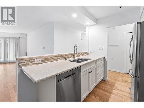 4058 Lakeshore Road Unit# 101, Kelowna, BC - Indoor Photo Showing Kitchen With Double Sink