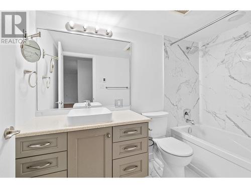 4058 Lakeshore Road Unit# 101, Kelowna, BC - Indoor Photo Showing Bathroom