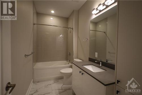 304 Elmgrove Avenue Unit#1, Ottawa, ON - Indoor Photo Showing Bathroom