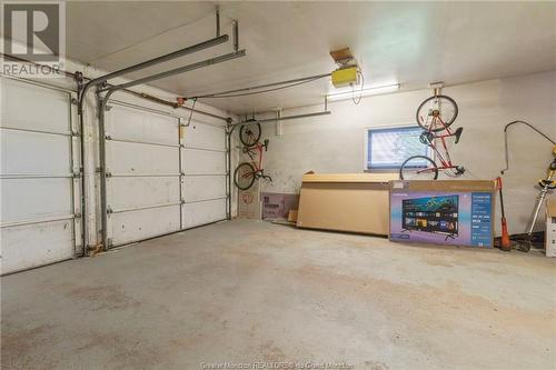 81 Queensway Dr, Moncton, NB - Indoor Photo Showing Garage