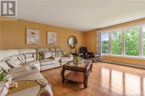 81 Queensway Drive, Moncton, NB - Indoor Photo Showing Living Room