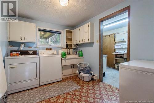 81 Queensway Drive, Moncton, NB - Indoor Photo Showing Laundry Room