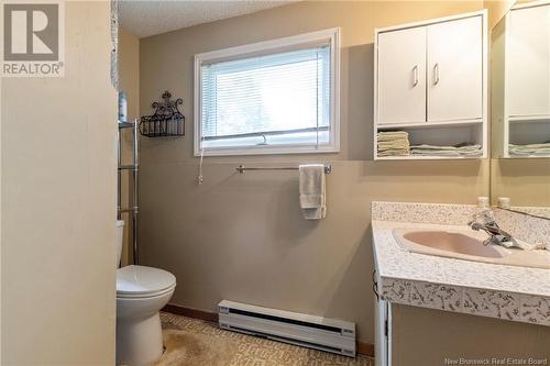 81 Queensway Drive, Moncton, NB - Indoor Photo Showing Bathroom