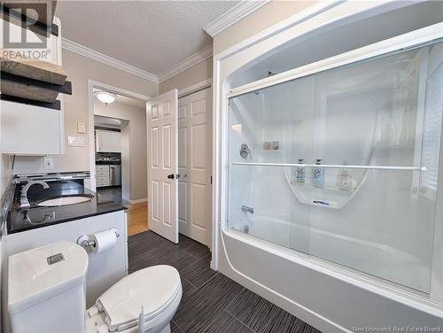 1999 Wellington Avenue, Bathurst, NB - Indoor Photo Showing Bathroom