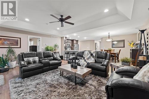 1126 Florence Avenue, Windsor, ON - Indoor Photo Showing Living Room