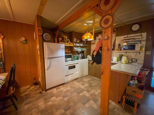 Cuisine - 184 Ch. Tervette, Grenville-Sur-La-Rouge, QC - Indoor Photo Showing Kitchen