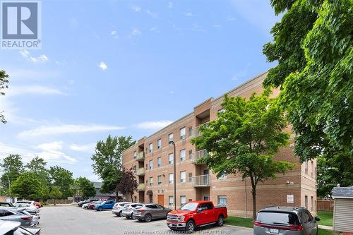 5355 Wyandotte Unit# 102, Windsor, ON - Outdoor