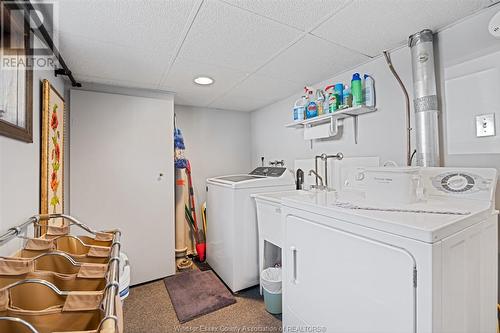 929 Fairview, Windsor, ON - Indoor Photo Showing Laundry Room